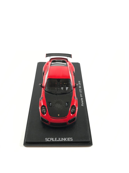   spark-model-porsche-911-gt2-rs-2018-1-43-scale-model-car-s7623