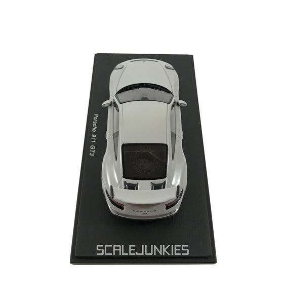spark-model-porsche-911-gt3-2017-1-43-scale-model-car-s7620