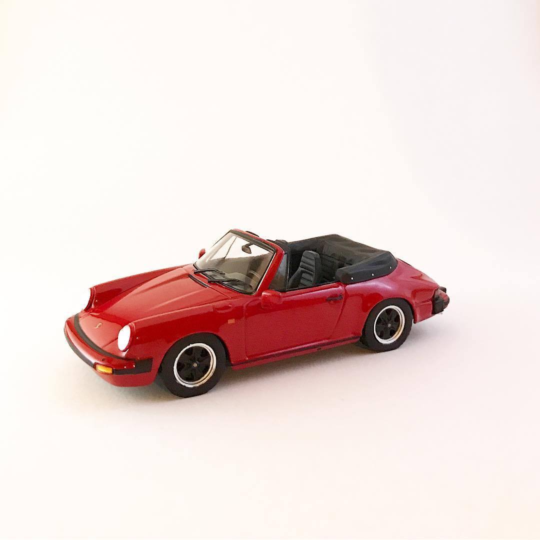 spark-model-porsche-911-se-cabriolet-1983-1-43-scale-model-car-SDC005