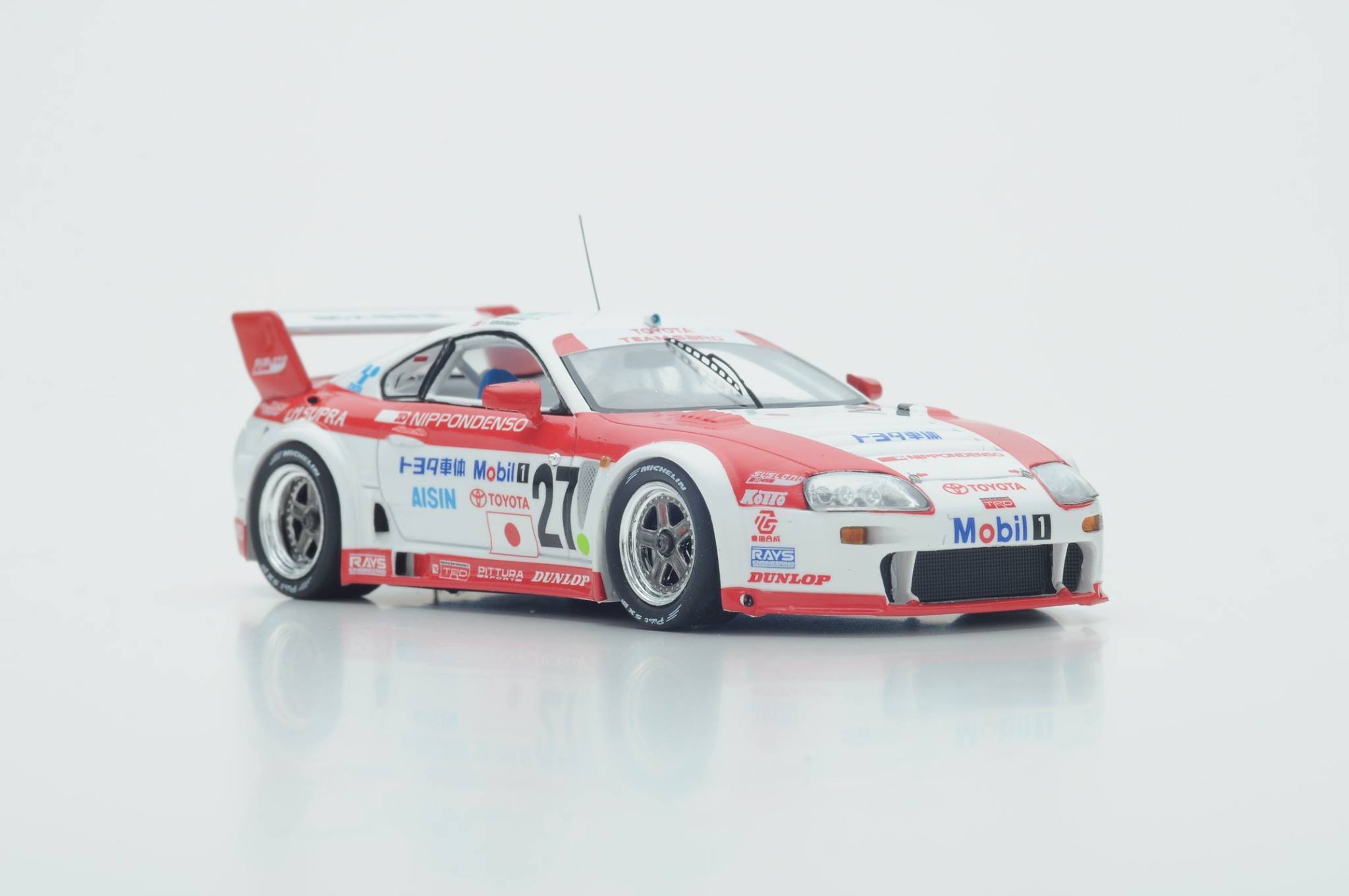 spark-model-toyota-supra-gt-lm-le-mans-1995-1-43-scale-model-car-S2388